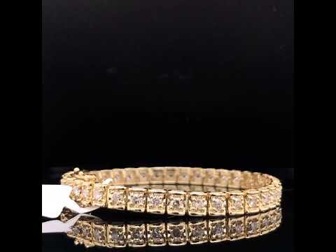 Rotating video showing the jewelry item