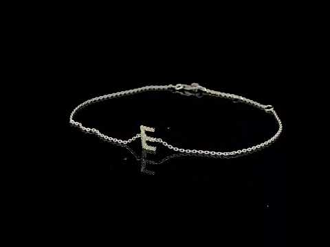 Rotating video showing the jewelry item