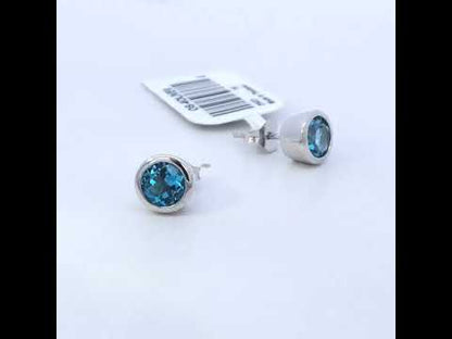 Rotating video showing the jewelry item