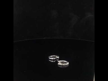 Rotating video showing the jewelry item