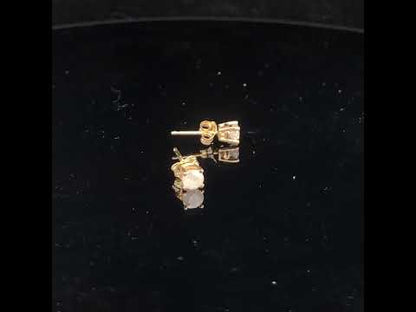 Rotating video showing the jewelry item