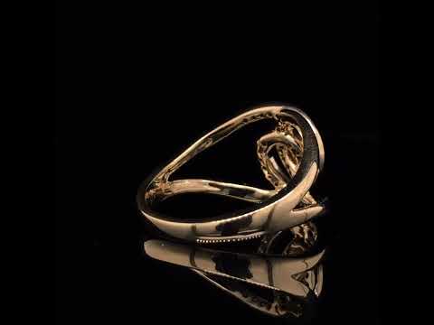 Rotating video showing the jewelry item