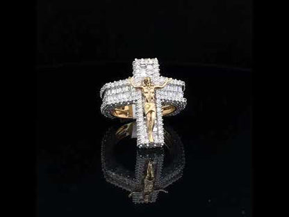 Rotating video showing the jewelry item