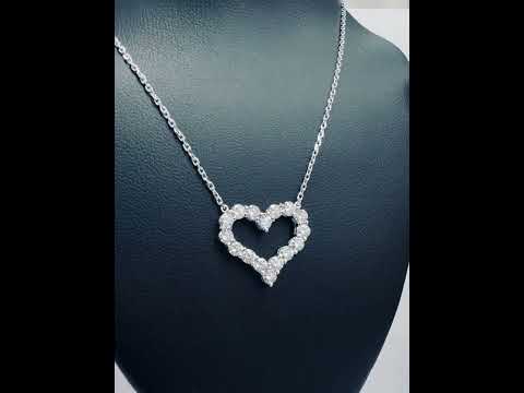 Rotating video showing the jewelry item