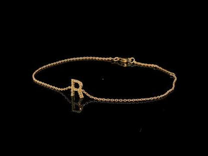 Rotating video showing the jewelry item