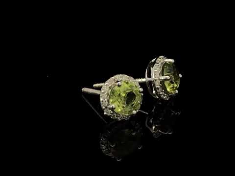 Rotating video showing the jewelry item