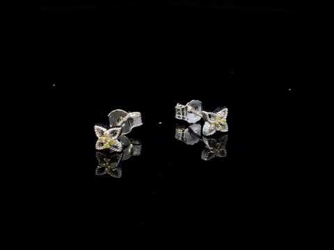 Rotating video showing the jewelry item