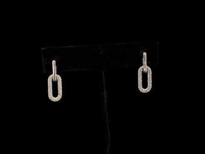 Rotating video showing the jewelry item