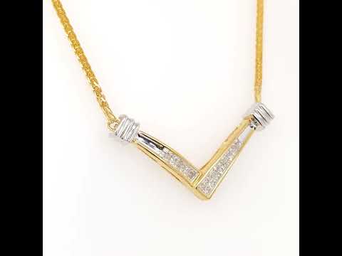 Rotating video showing the jewelry item