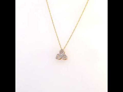 Rotating video showing the jewelry item