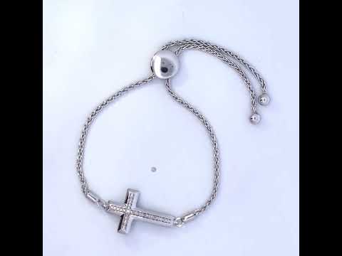 Rotating video showing the jewelry item