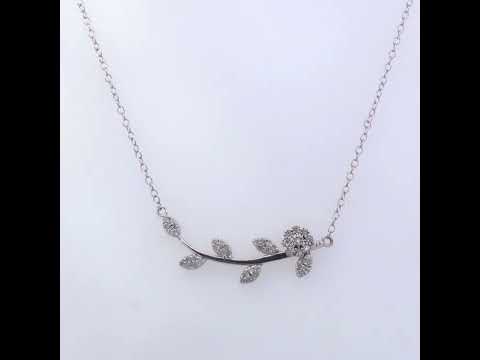 Rotating video showing the jewelry item