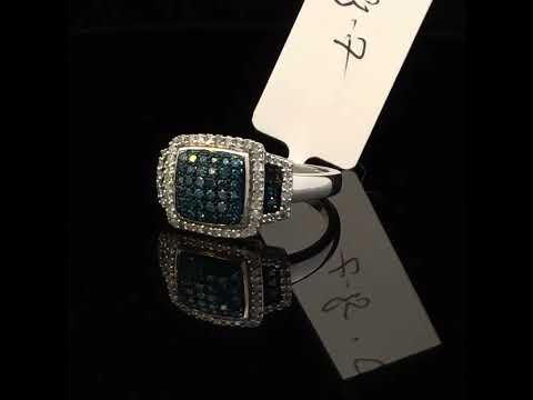 Rotating video showing the jewelry item