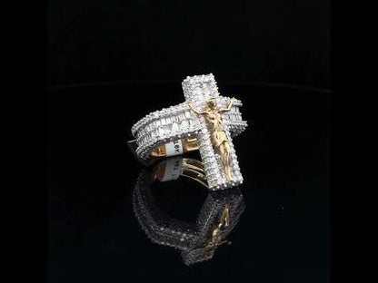 Rotating video showing the jewelry item