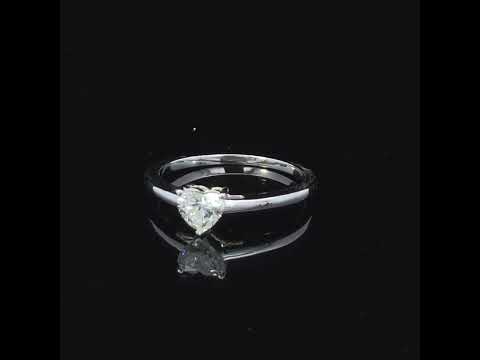 Rotating video showing the jewelry item