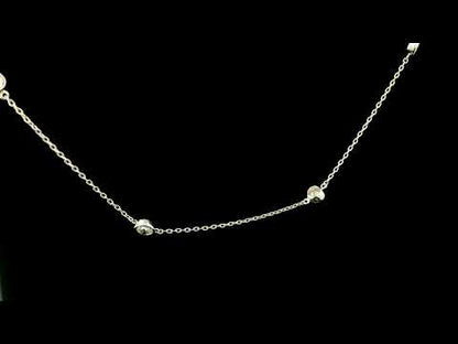 Rotating video showing the jewelry item