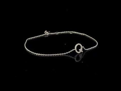 Rotating video showing the jewelry item