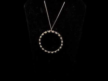 Rotating video showing the jewelry item