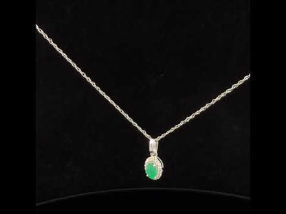 Rotating video showing the jewelry item