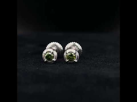 Rotating video showing the jewelry item