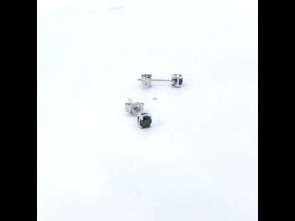 Rotating video showing the jewelry item