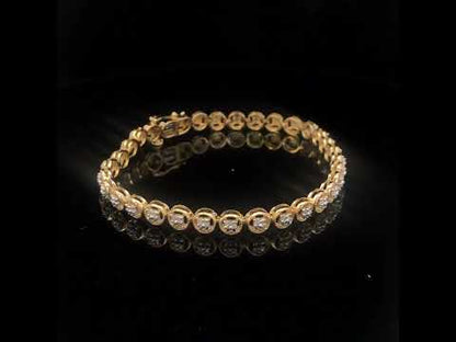 Rotating video showing the jewelry item
