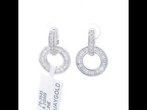 Rotating video showing the jewelry item