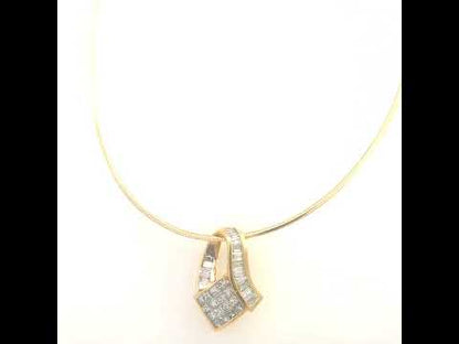 Rotating video showing the jewelry item