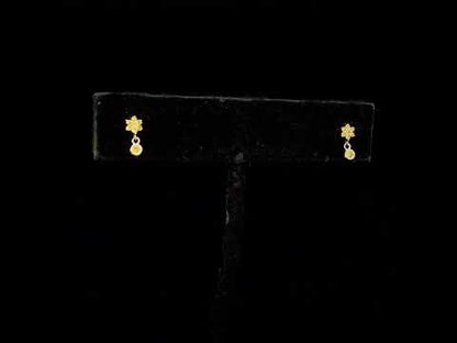 Rotating video showing the jewelry item