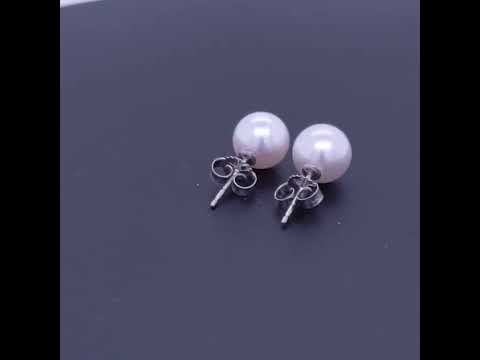 Rotating video showing the jewelry item