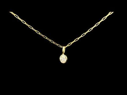 Rotating video showing the jewelry item