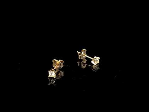 Rotating video showing the jewelry item