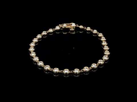 Rotating video showing the jewelry item