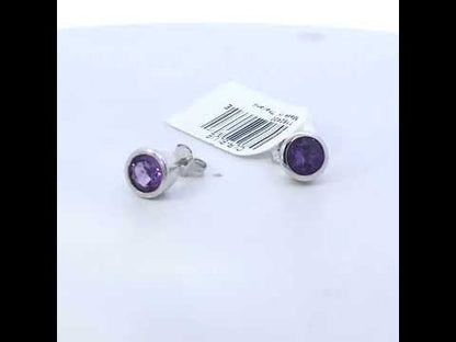 Rotating video showing the jewelry item