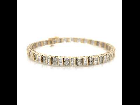 Rotating video showing the jewelry item