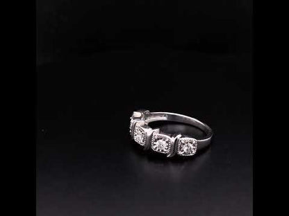 Rotating video showing the jewelry item