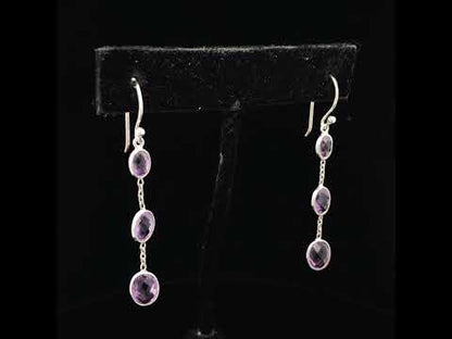 Rotating video showing the jewelry item