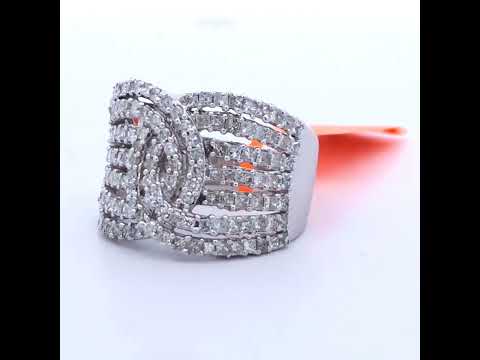 Rotating video showing the jewelry item
