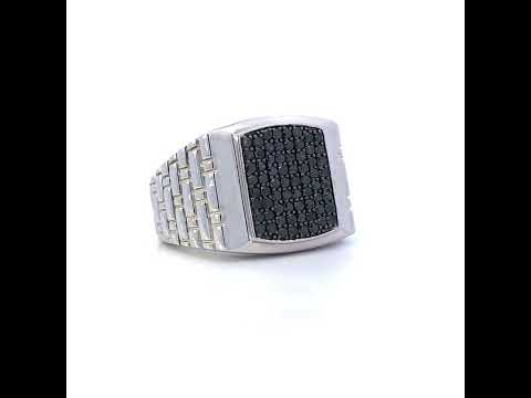 Rotating video showing the jewelry item