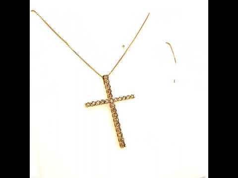 Rotating video showing the jewelry item