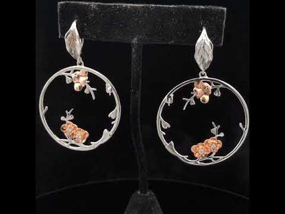 Rotating video showing the jewelry item