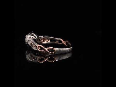 Rotating video showing the jewelry item