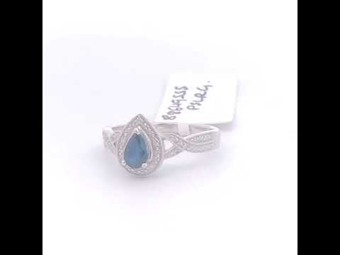 Rotating video showing the jewelry item