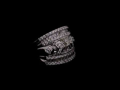 Rotating video showing the jewelry item