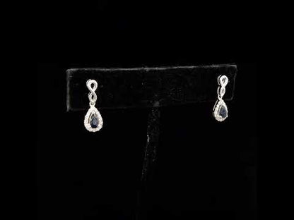 Rotating video showing the jewelry item