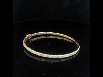 Rotating video showing the jewelry item