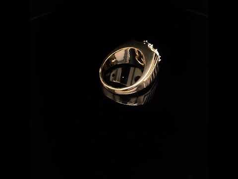 Rotating video showing the jewelry item