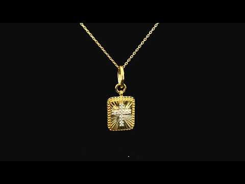 Rotating video showing the jewelry item