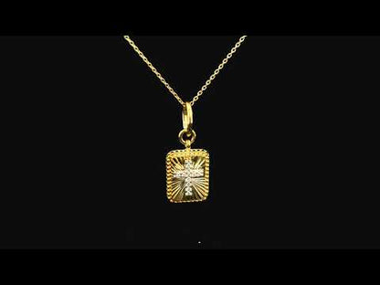 Rotating video showing the jewelry item