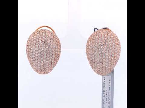 Rotating video showing the jewelry item